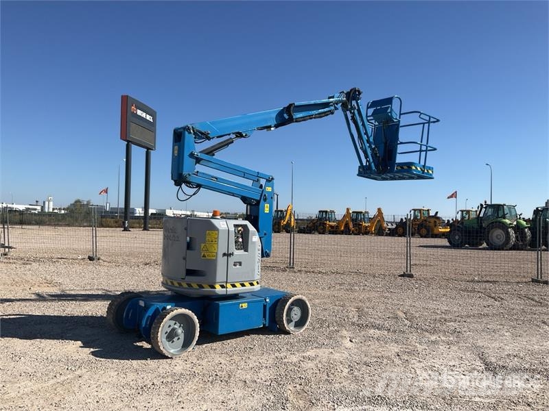 Genie Z34/22N 2WD Electric 12 mts Electric Articulating Articulated boom lifts