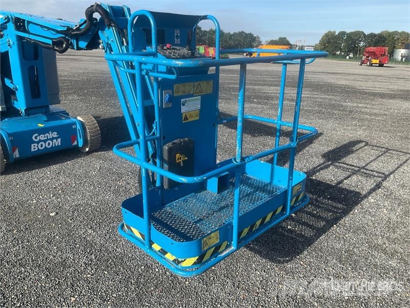 Genie Z34/22N 2WD Electric Articulating Boom Lift Nacelles articulées