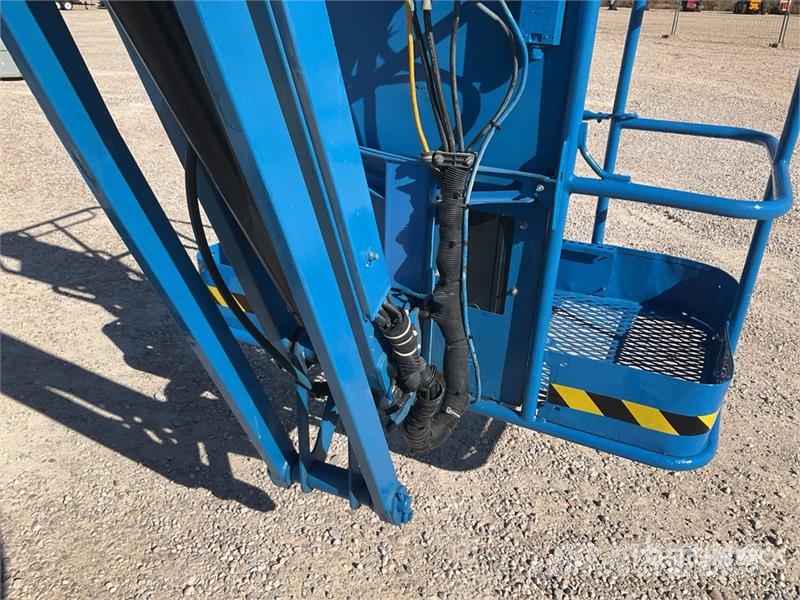 Genie Z34/22N 2WD Electric 12 mts Electric Articulating Articulated boom lifts
