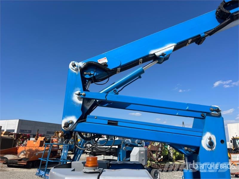 Genie Z34/22N Electric Articulating Boom Lift ブームリフト　屈伸型