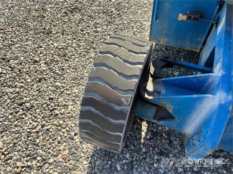 Genie Z34/22N Electric Articulating Boom Lift ブームリフト　屈伸型