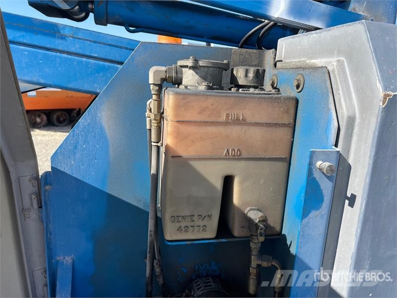 Genie Z34/22N Electric Articulating Boom Lift ブームリフト　屈伸型