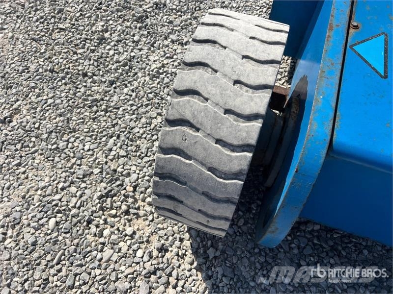 Genie Z34/22N Electric Articulating Boom Lift ブームリフト　屈伸型