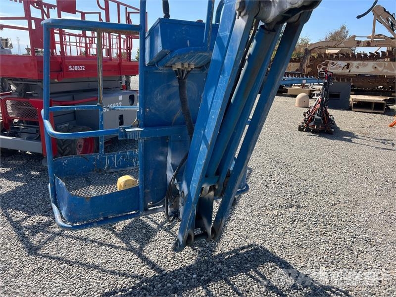 Genie Z34/22N Electric Articulating Boom Lift ブームリフト　屈伸型