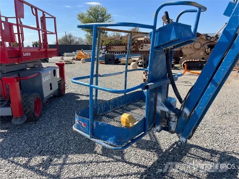 Genie Z34/22N Electric Articulating Boom Lift ブームリフト　屈伸型