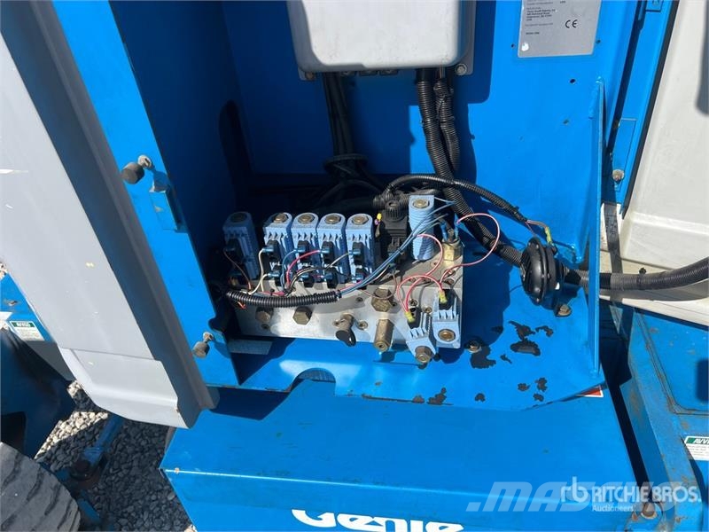 Genie Z34/22N Electric Articulating Boom Lift ブームリフト　屈伸型