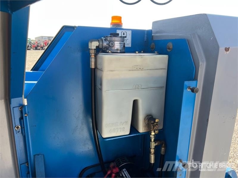 Genie Z34/22N Electric Articulating Boom Lift ブームリフト　屈伸型