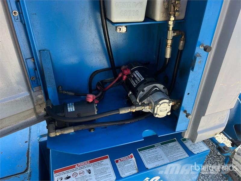 Genie Z34/22N Electric Articulating Boom Lift ブームリフト　屈伸型