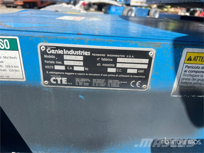 Genie Z34/22N Electric Articulating Boom Lift ブームリフト　屈伸型