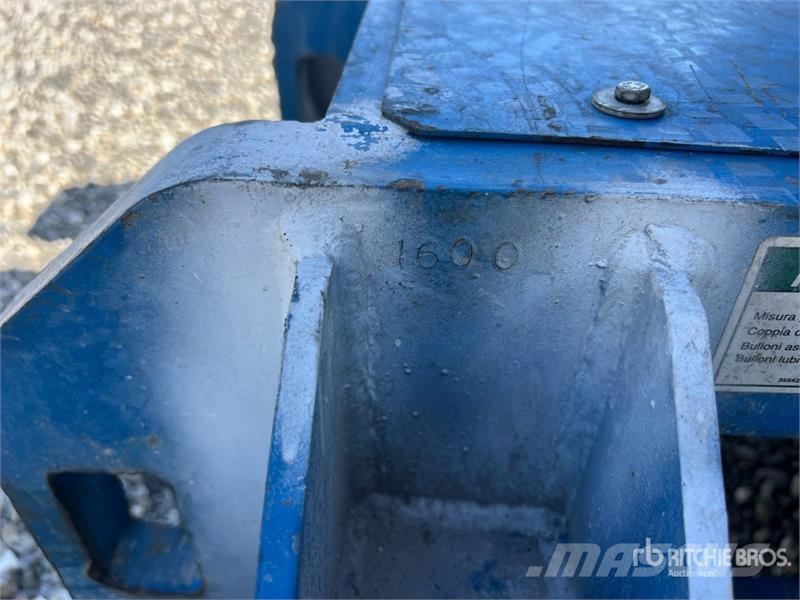 Genie Z34/22N Electric Articulating Boom Lift ブームリフト　屈伸型