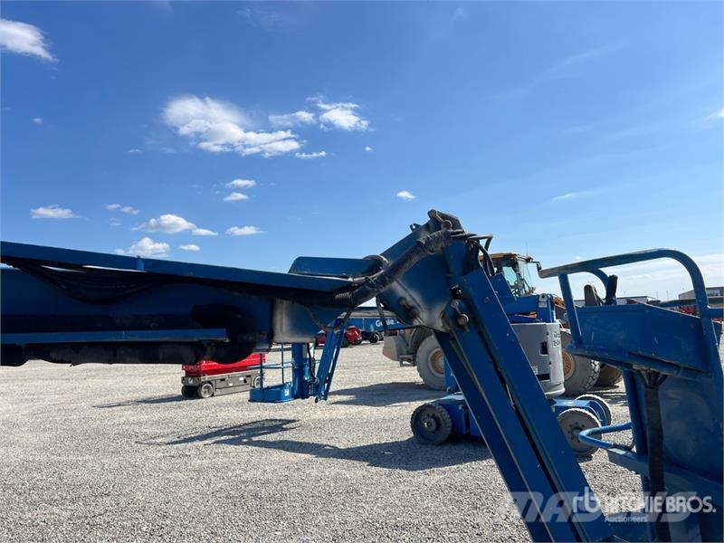 Genie Z34/22N Electric Articulating Boom Lift ブームリフト　屈伸型