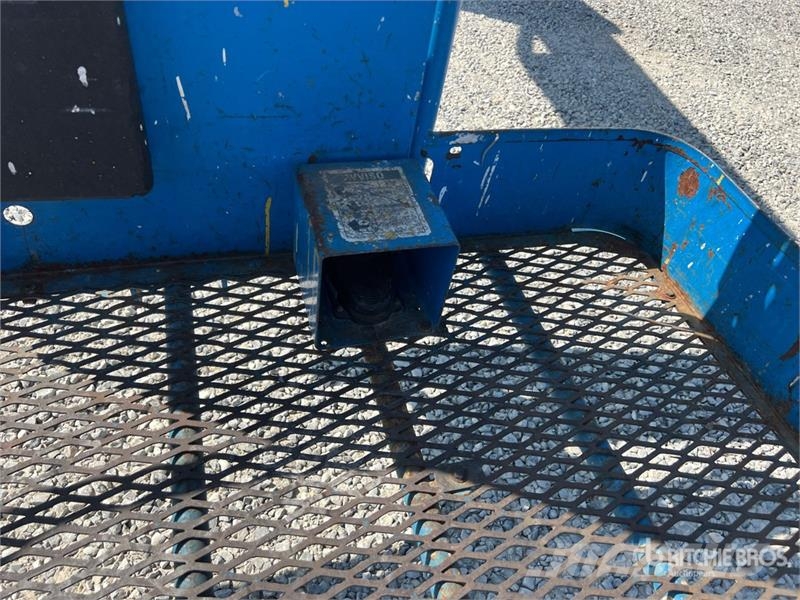 Genie Z34/22N Electric Articulating Boom Lift ブームリフト　屈伸型