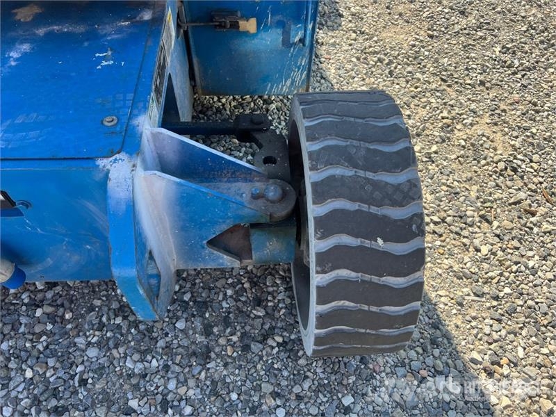 Genie Z34/22N Electric Articulating Boom Lift ブームリフト　屈伸型
