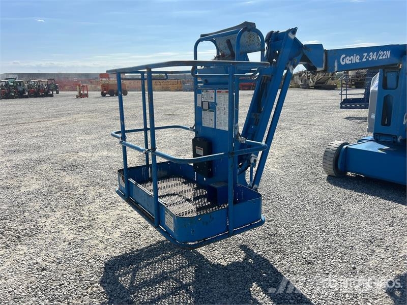 Genie Z34/22N Electric Articulating Boom Lift ブームリフト　屈伸型