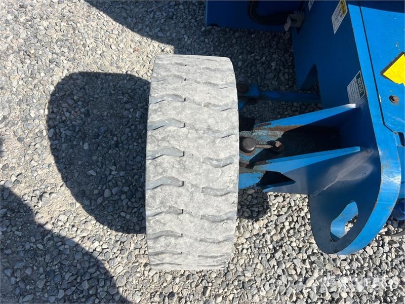 Genie Z34/22N Electric Articulating Boom Lift ブームリフト　屈伸型