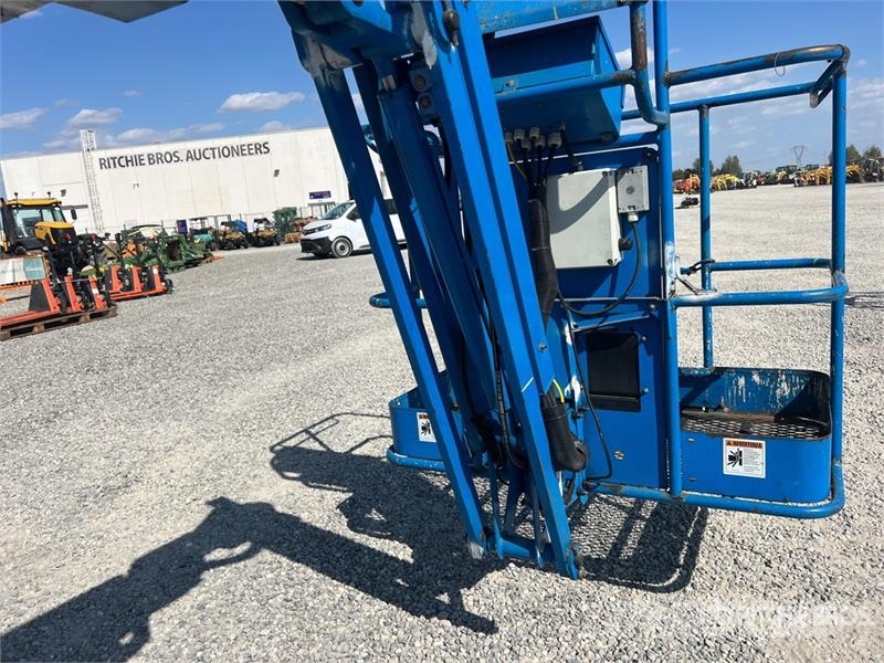 Genie Z34/22N Electric Articulating Boom Lift ブームリフト　屈伸型