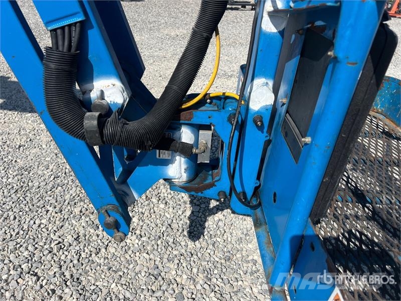 Genie Z34/22N Electric Articulating Boom Lift ブームリフト　屈伸型