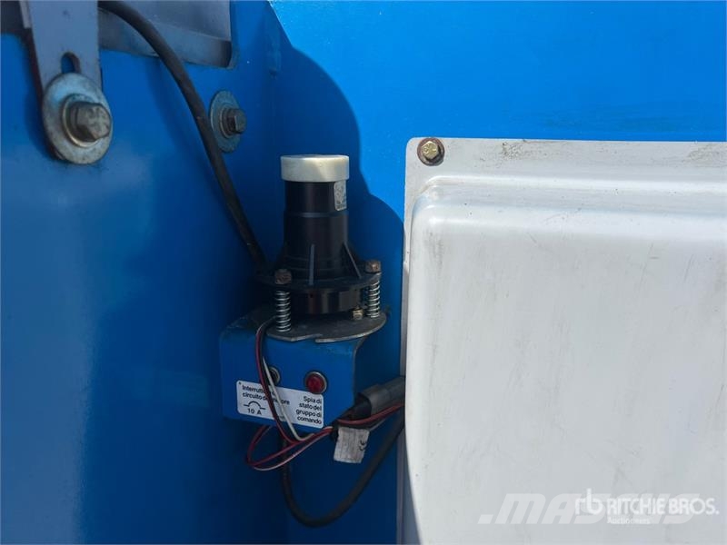 Genie Z34/22N Electric Articulating Boom Lift ブームリフト　屈伸型