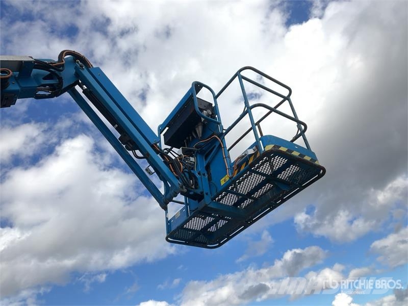 Genie Z45/25J 2WD Electric Articulating Boom Lift Articulated boom lifts