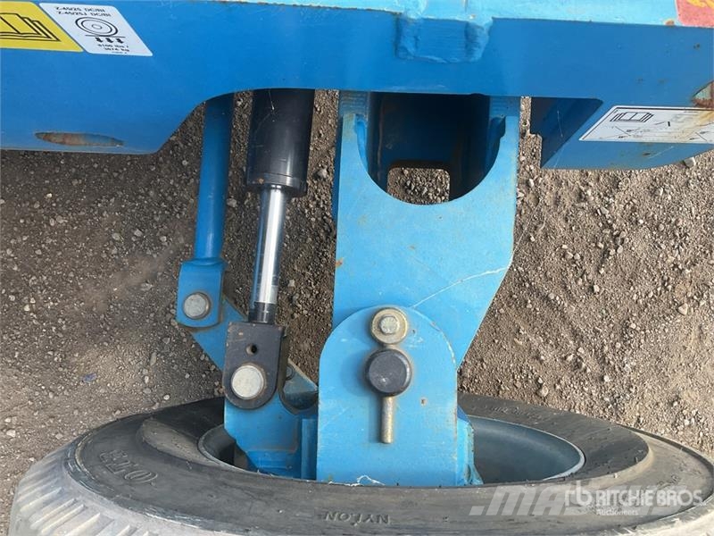 Genie Z45/25J 2WD Electric Articulating Boom Lift Articulated boom lifts