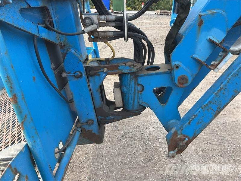 Genie Z45/25J 2WD Hybrid Articulating Boom Lift Articulated boom lifts