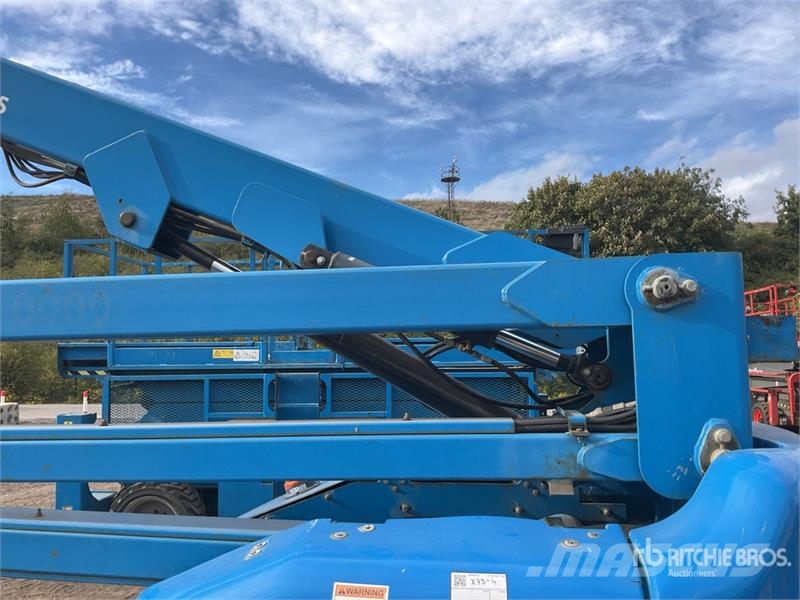 Genie Z45/25J 2WD Hybrid Articulating Boom Lift Articulated boom lifts