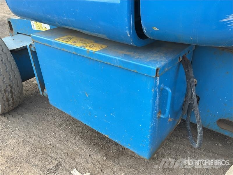 Genie Z45/25J 2WD Hybrid Articulating Boom Lift Articulated boom lifts
