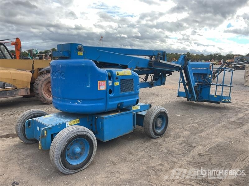 Genie Z45/25J 2WD Hybrid Articulating Boom Lift Articulated boom lifts