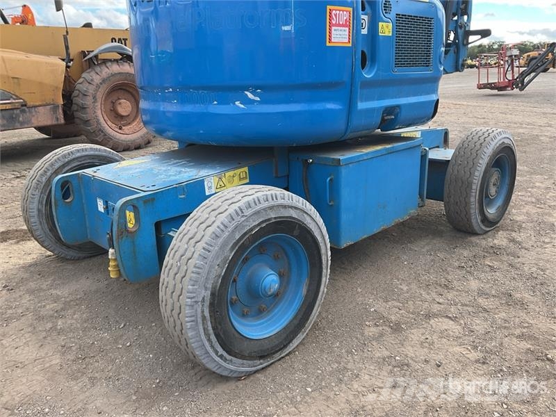 Genie Z45/25J 2WD Hybrid Articulating Boom Lift Articulated boom lifts