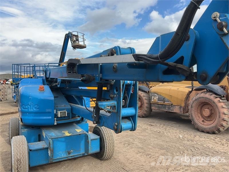Genie Z45/25J 2WD Hybrid Articulating Boom Lift Articulated boom lifts