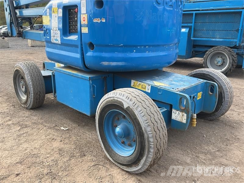 Genie Z45/25J 2WD Hybrid Articulating Boom Lift Articulated boom lifts