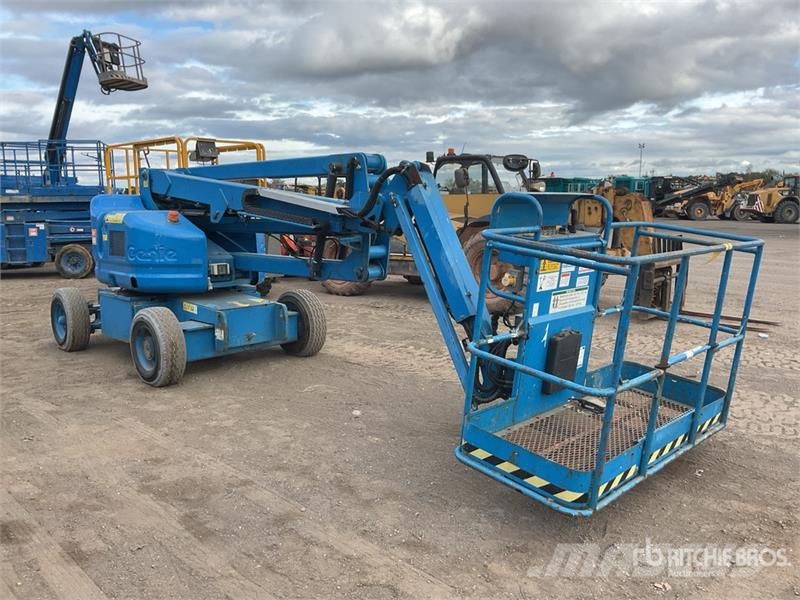 Genie Z45/25J 2WD Hybrid Articulating Boom Lift Articulated boom lifts