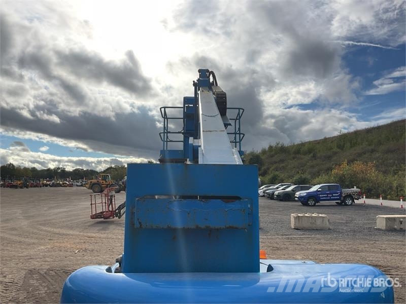 Genie Z45/25J 2WD Hybrid Articulating Boom Lift Articulated boom lifts