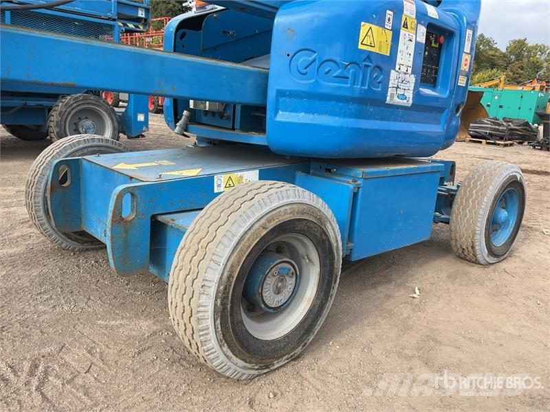 Genie Z45/25J 2WD Hybrid Articulating Boom Lift Articulated boom lifts