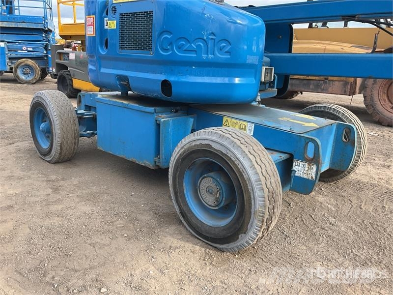 Genie Z45/25J 2WD Hybrid Articulating Boom Lift Articulated boom lifts