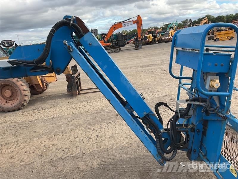 Genie Z45/25J 2WD Hybrid Articulating Boom Lift Articulated boom lifts