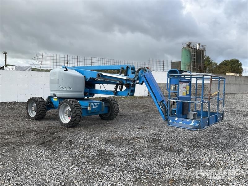 Genie Z4525J 4WD Diesel Articulating Boom Lift Karos emelők