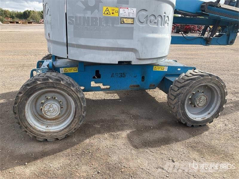Genie Z4525J 4WD Diesel Articulating Boom Lift Gelenkteleskoparbeitsbühnen