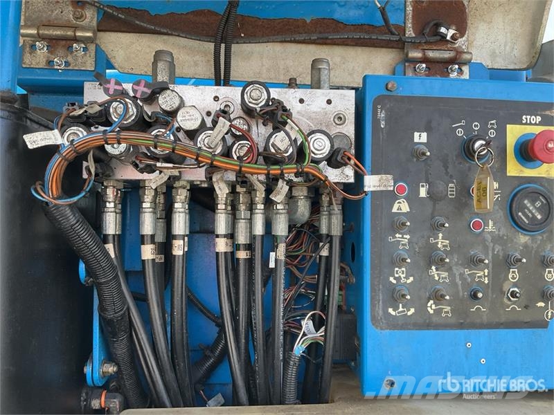 Genie Z4525J 4WD Diesel Articulating Boom Lift Karos emelők
