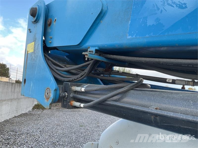 Genie Z4525J 4WD Diesel Articulating Boom Lift Karos emelők