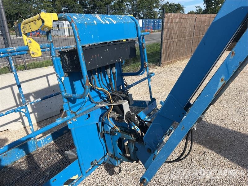 Genie Z62-40 4WD Diesel Nacelle Articulee Articulating B Strēles pacēlāji