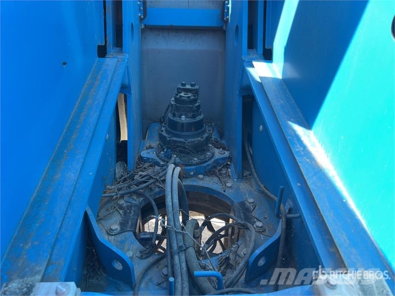 Genie Z62-40 4WD Diesel Nacelle Articulee Articulating B Strēles pacēlāji
