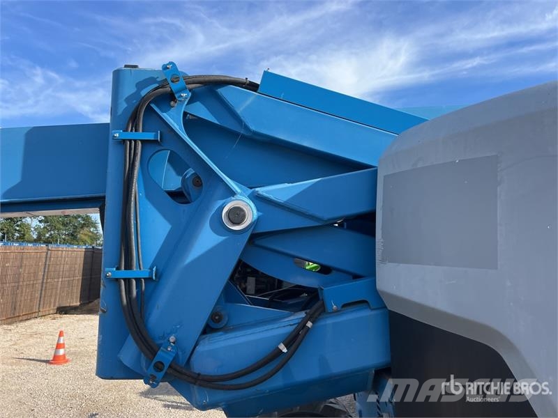 Genie Z62-40 4WD Diesel Nacelle Articulee Articulating B Strēles pacēlāji
