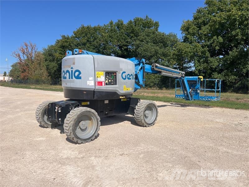 Genie Z62-40 4WD Diesel Nacelle Articulee Articulating B Strēles pacēlāji