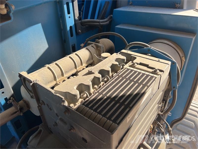Genie Z62-40 4WD Diesel Nacelle Articulee Articulating B Strēles pacēlāji