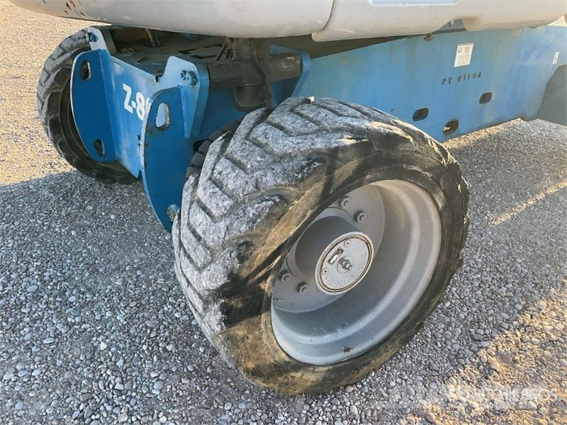 Genie Z80/60 4WD Diesel 26 mts Articulating Boom Lift Articulated boom lifts