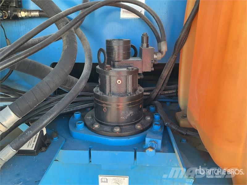 Genie Z80/60 4WD Diesel 26 mts Articulating Boom Lift Articulated boom lifts
