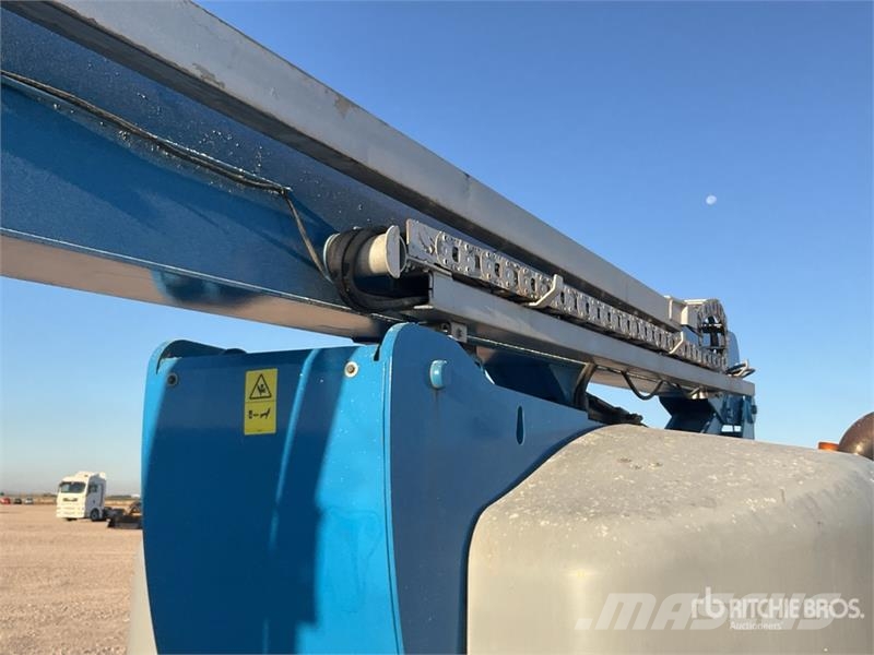 Genie Z80/60 4WD Diesel 26 mts Articulating Boom Lift Articulated boom lifts