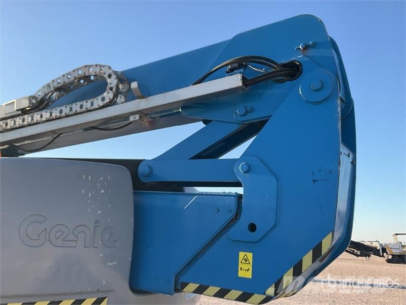 Genie Z80/60 4WD Diesel 26 mts Articulating Boom Lift Articulated boom lifts