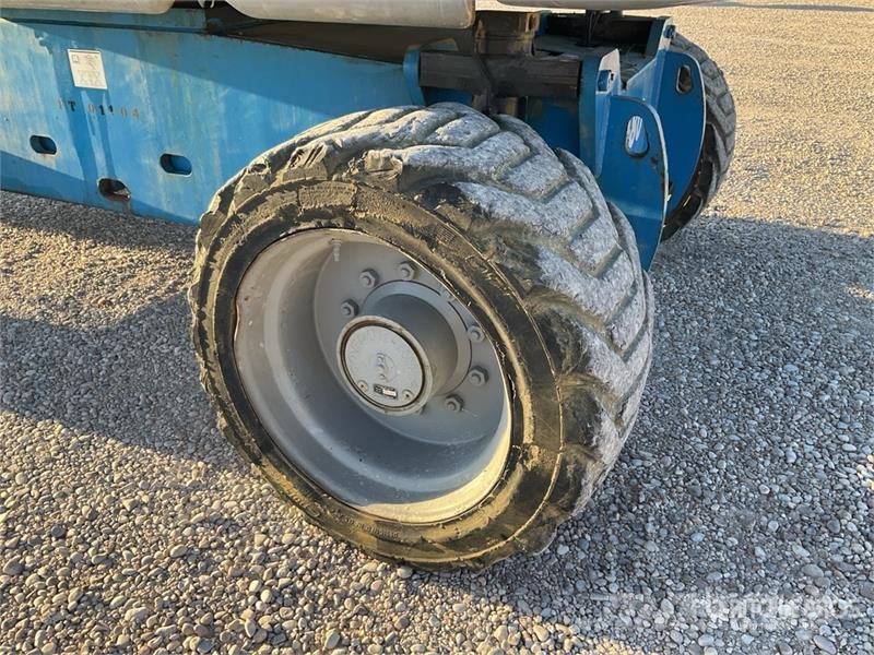Genie Z80/60 4WD Diesel 26 mts Articulating Boom Lift Articulated boom lifts